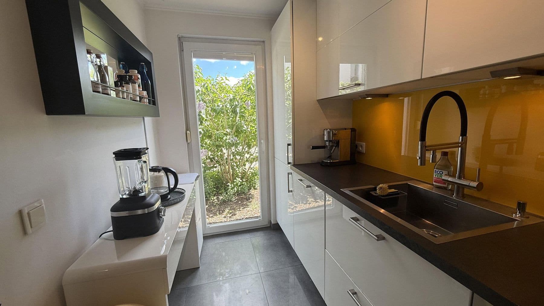 Prenájom bytu 3-izbový 77 m², Hamburg, Hamburg Prenájom bytu 3-izbový 77 m², Hamburg, Hamburg