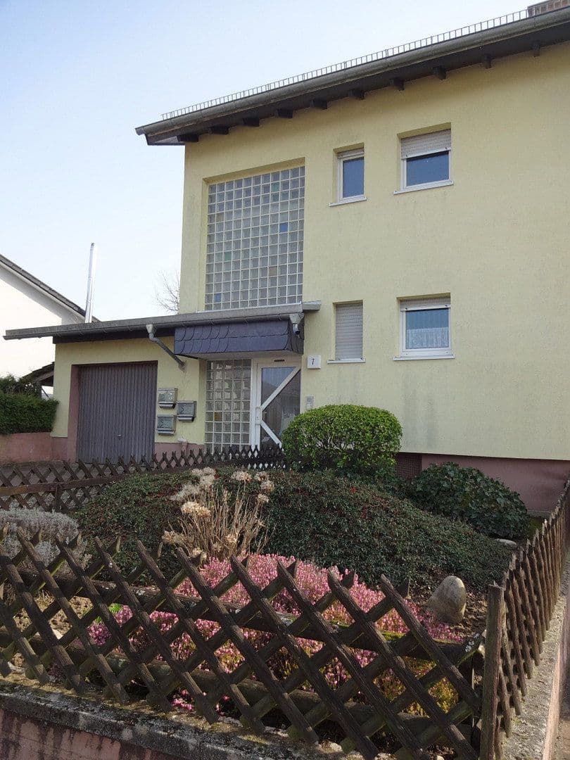 Predaj domu 250 m², pozemek 710 m², Wiesenbach, Bádensko-Wurttembersko Predaj domu 250 m², pozemek 710 m², Wiesenbach, Bádensko-Wurttembersko