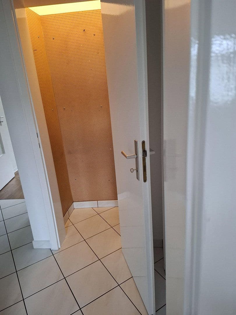 Prenájom bytu 2-izbový 57 m², Karlsruhe, Bádensko-Wurttembersko Prenájom bytu 2-izbový 57 m², Karlsruhe, Bádensko-Wurttembersko