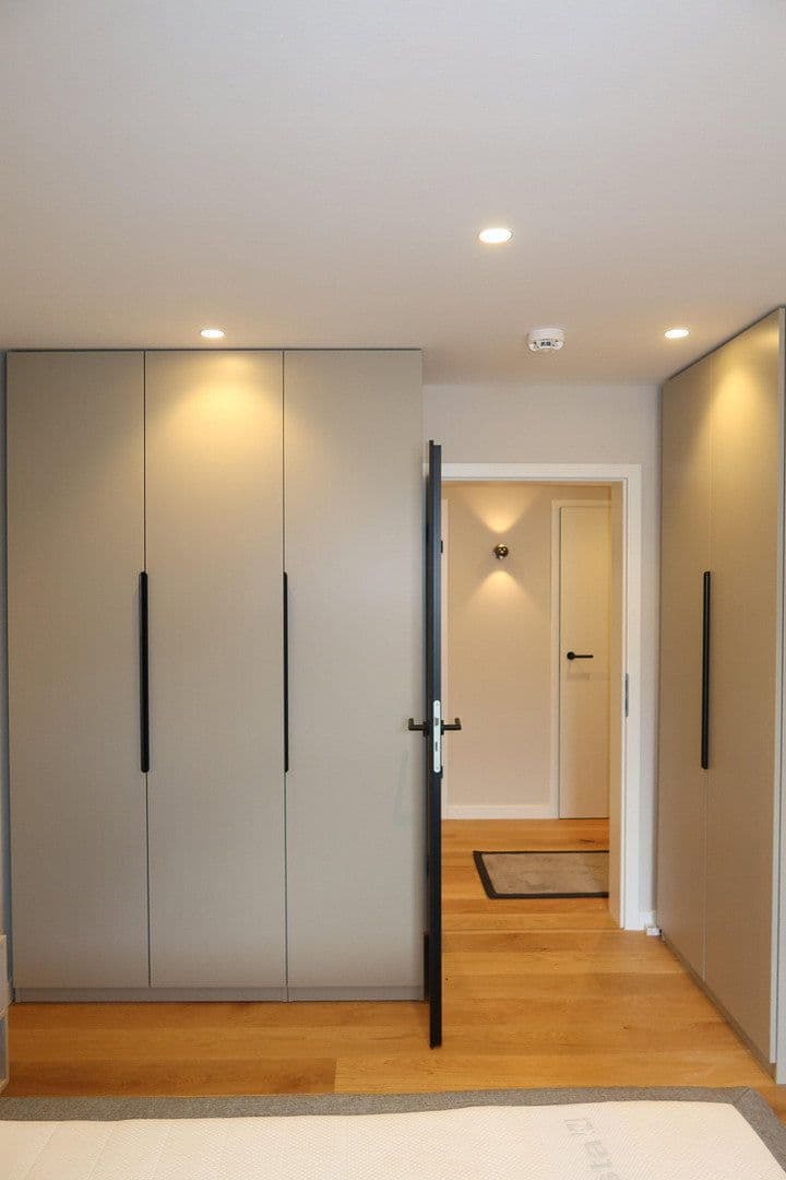 Prenájom bytu 3-izbový 89 m², Walther-Rathenau-Straße 28a, Zwickau, Sasko Prenájom bytu 3-izbový 89 m², Walther-Rathenau-Straße 28a, Zwickau, Sasko