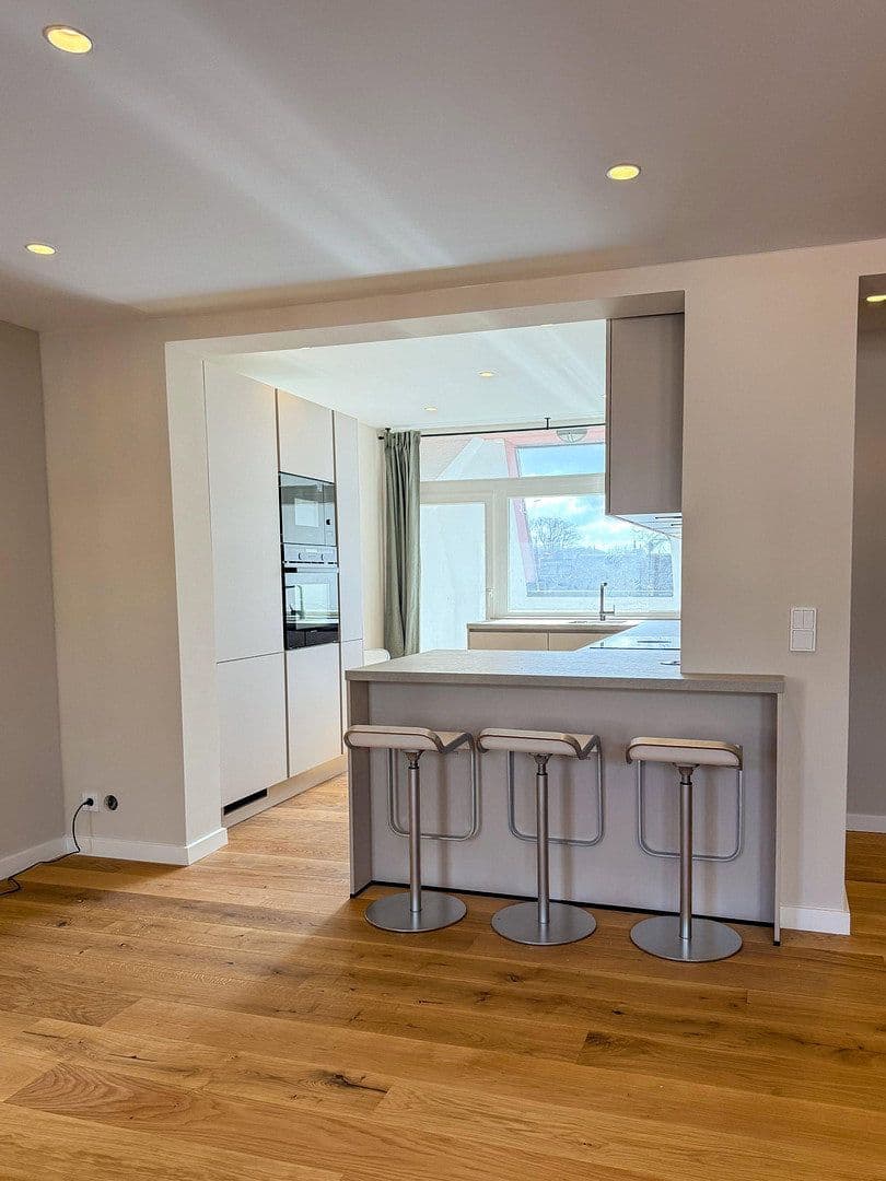 Prenájom bytu 3-izbový 89 m², Walther-Rathenau-Straße 28a, Zwickau, Sasko Prenájom bytu 3-izbový 89 m², Walther-Rathenau-Straße 28a, Zwickau, Sasko