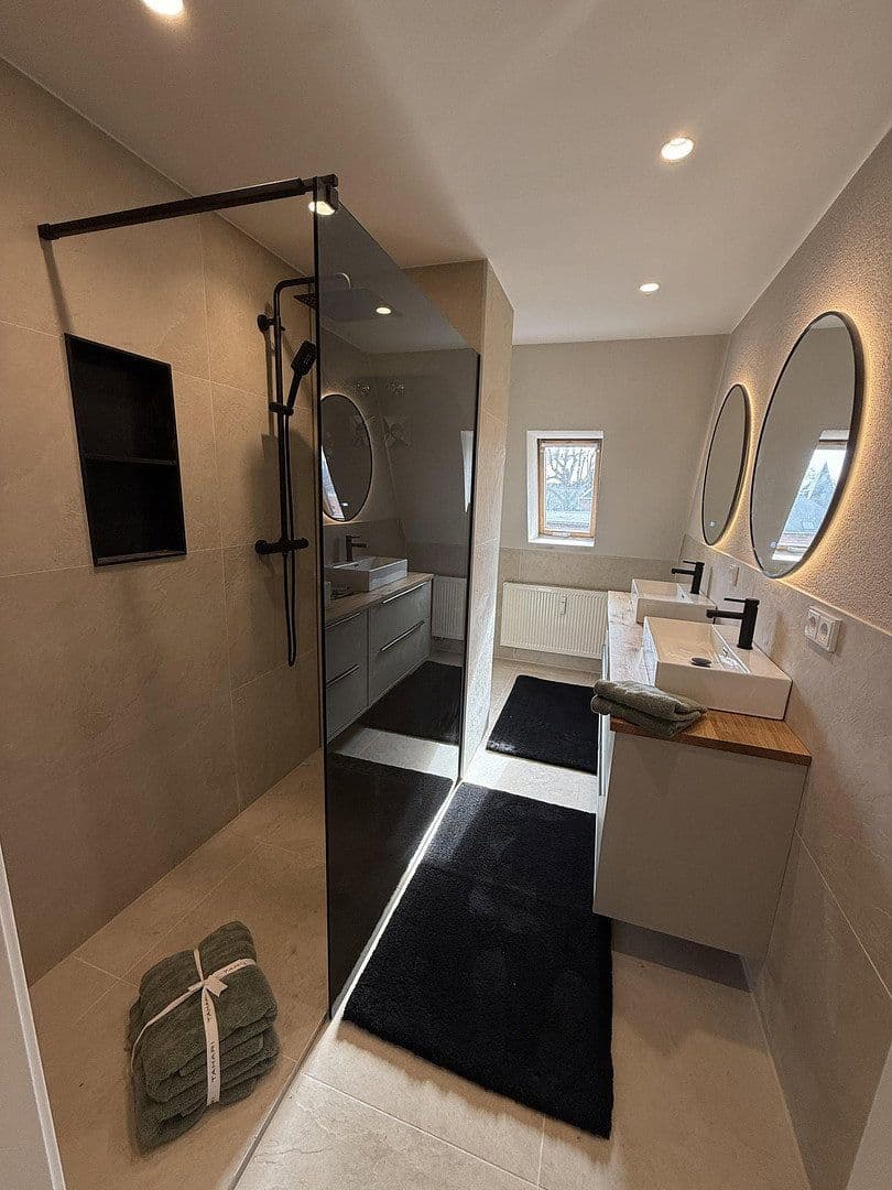 Prenájom bytu 3-izbový 89 m², Walther-Rathenau-Straße 28a, Zwickau, Sasko Prenájom bytu 3-izbový 89 m², Walther-Rathenau-Straße 28a, Zwickau, Sasko