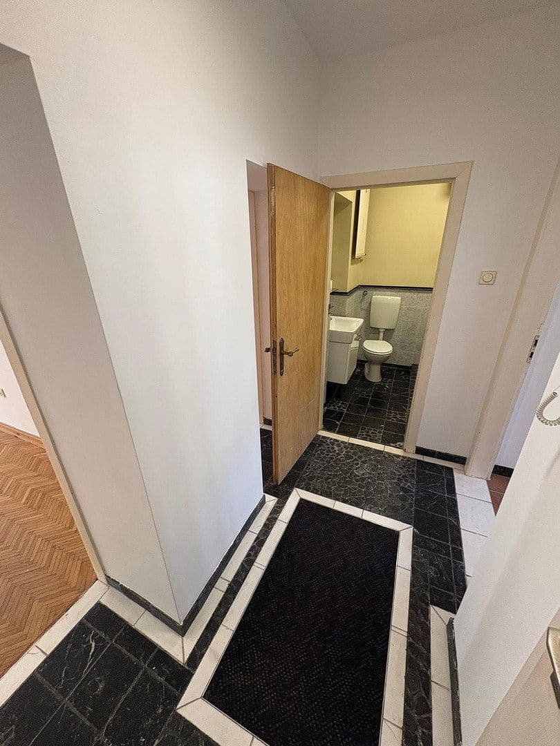 Prenájom bytu 2-izbový 60 m², Linenstraße 42, Düsseldorf, Severné Porýnie - Westfálsko Prenájom bytu 2-izbový 60 m², Linenstraße 42, Düsseldorf, Severné Porýnie - Westfálsko