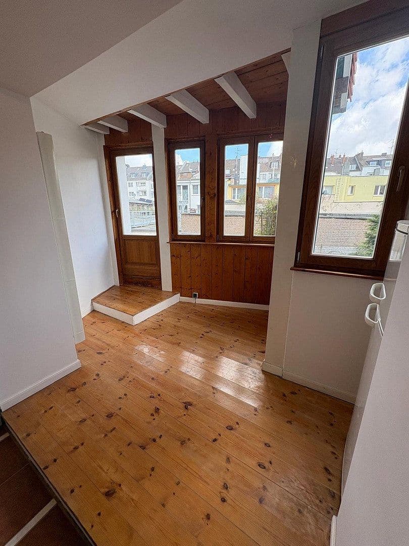 Prenájom bytu 2-izbový 60 m², Linenstraße 42, Düsseldorf, Severné Porýnie - Westfálsko Prenájom bytu 2-izbový 60 m², Linenstraße 42, Düsseldorf, Severné Porýnie - Westfálsko