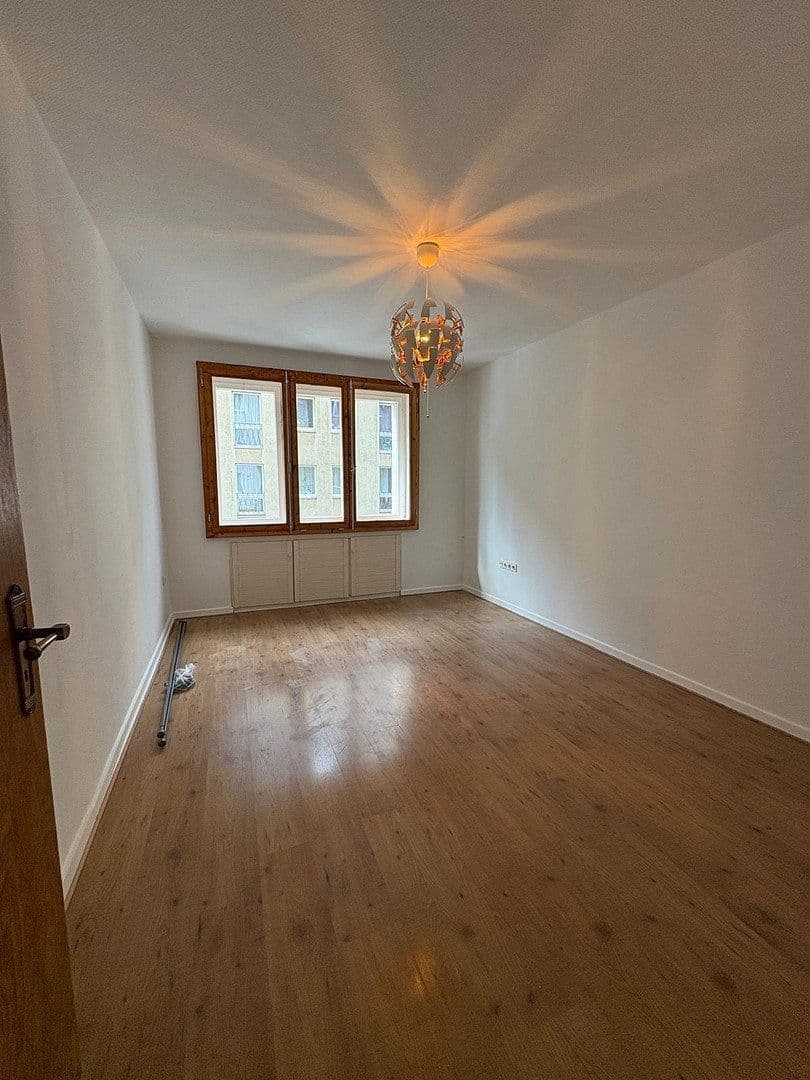 Prenájom bytu 2-izbový 60 m², Linenstraße 42, Düsseldorf, Severné Porýnie - Westfálsko Prenájom bytu 2-izbový 60 m², Linenstraße 42, Düsseldorf, Severné Porýnie - Westfálsko