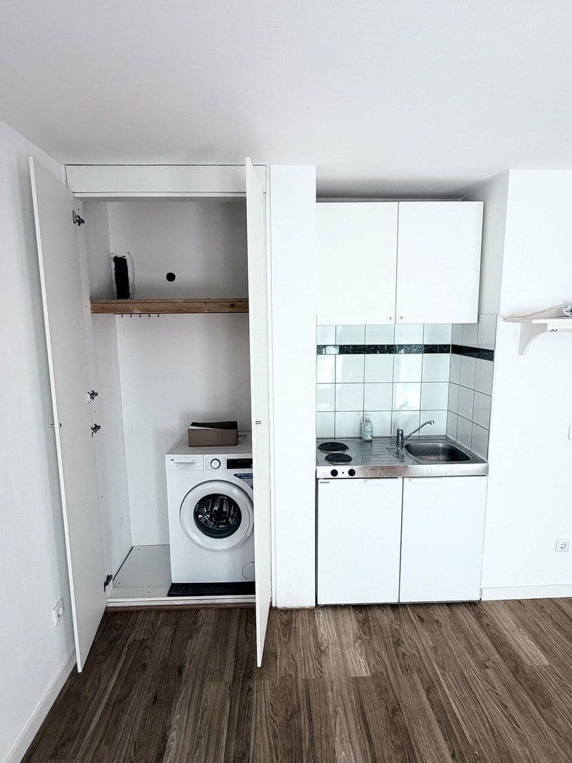 Prenájom bytu 1-izbový 34 m², Gladbacher Str. 15, Düsseldorf, Severné Porýnie - Westfálsko Prenájom bytu 1-izbový 34 m², Gladbacher Str. 15, Düsseldorf, Severné Porýnie - Westfálsko