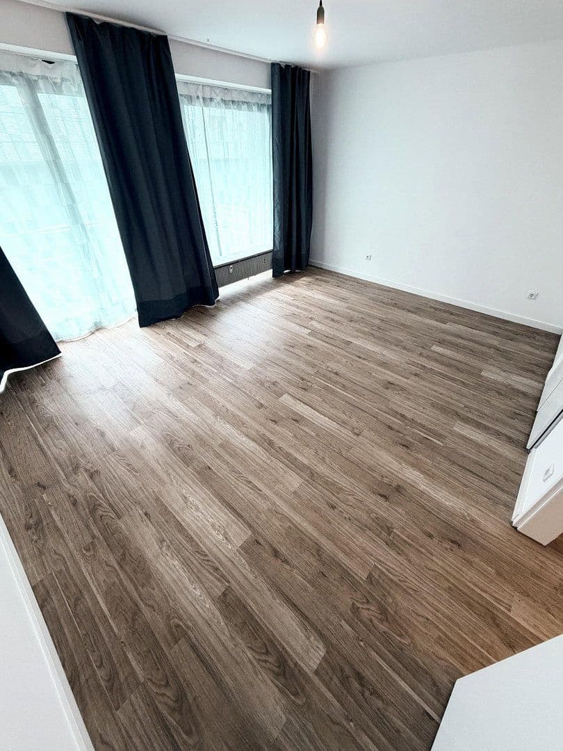 Prenájom bytu 1-izbový 34 m², Gladbacher Str. 15, Düsseldorf, Severné Porýnie - Westfálsko Prenájom bytu 1-izbový 34 m², Gladbacher Str. 15, Düsseldorf, Severné Porýnie - Westfálsko