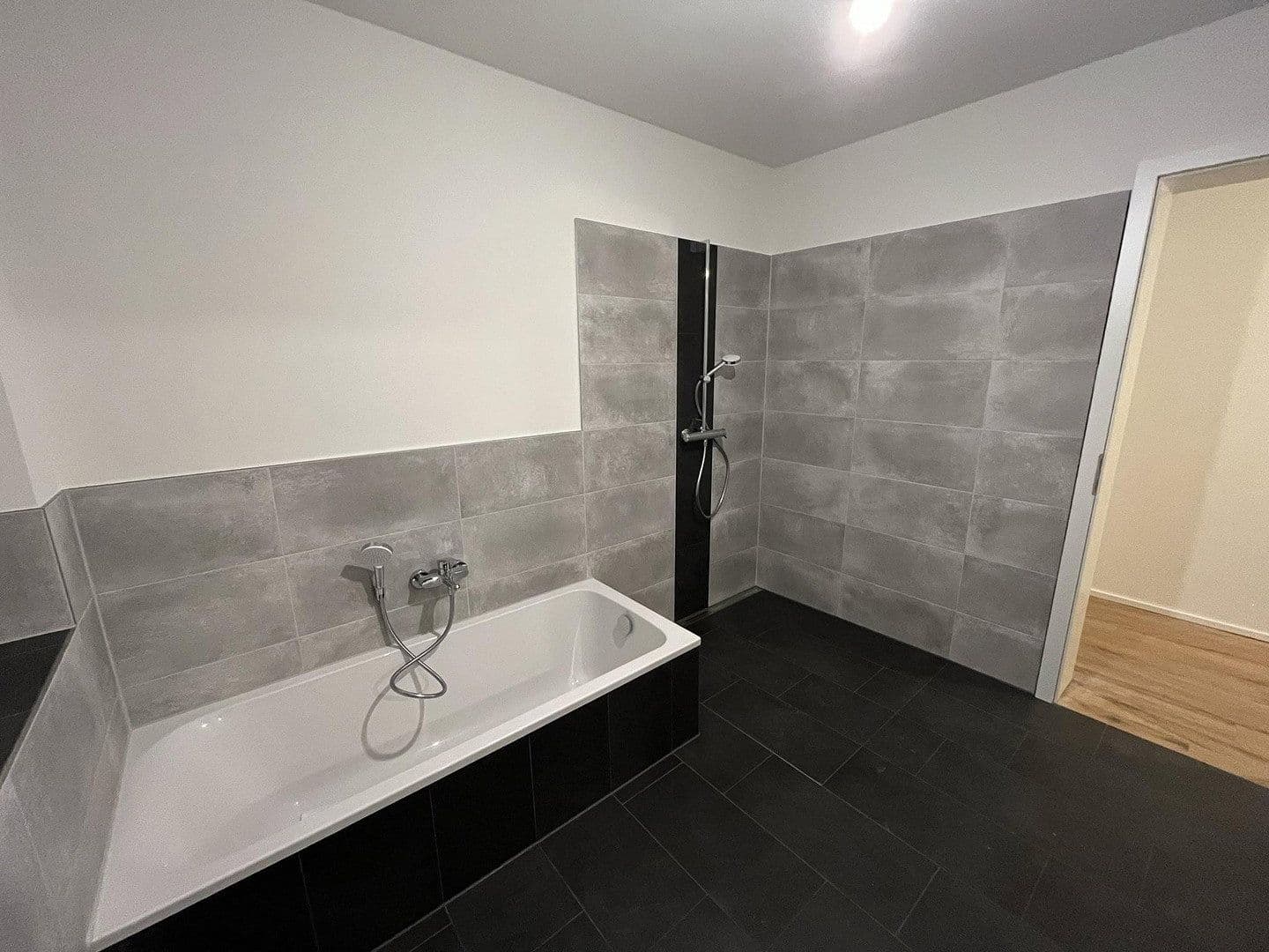 Prenájom bytu 3-izbový 91 m², Hauptstr. 36 56290 Uhler, Uhler, Porýnie-Falcko Prenájom bytu 3-izbový 91 m², Hauptstr. 36 56290 Uhler, Uhler, Porýnie-Falcko