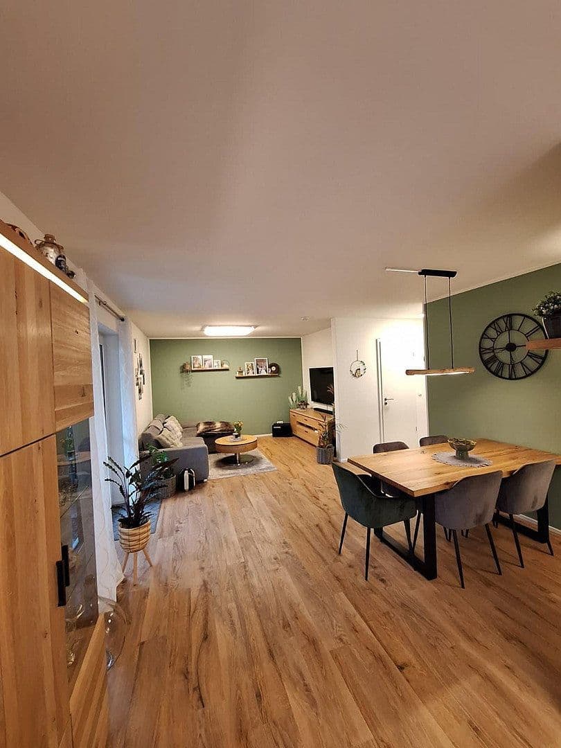 Prenájom bytu 3-izbový 91 m², Hauptstr. 36 56290 Uhler, Uhler, Porýnie-Falcko Prenájom bytu 3-izbový 91 m², Hauptstr. 36 56290 Uhler, Uhler, Porýnie-Falcko