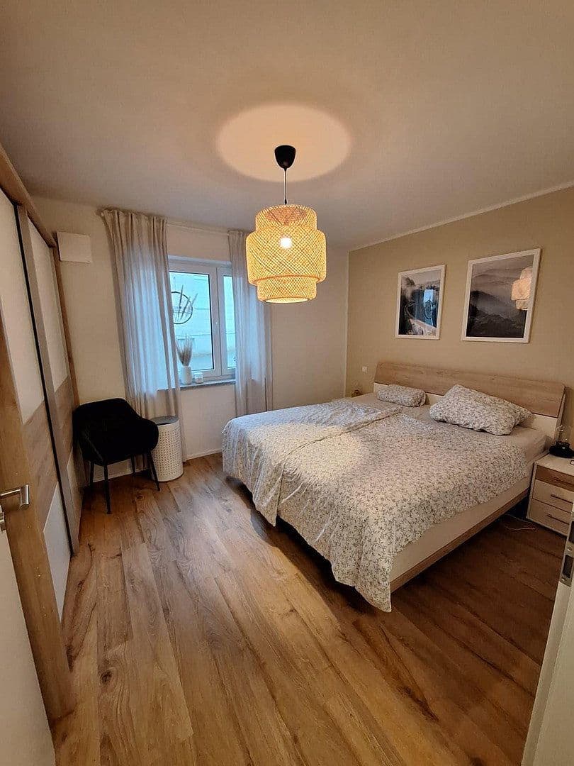 Prenájom bytu 3-izbový 91 m², Hauptstr. 36 56290 Uhler, Uhler, Porýnie-Falcko Prenájom bytu 3-izbový 91 m², Hauptstr. 36 56290 Uhler, Uhler, Porýnie-Falcko