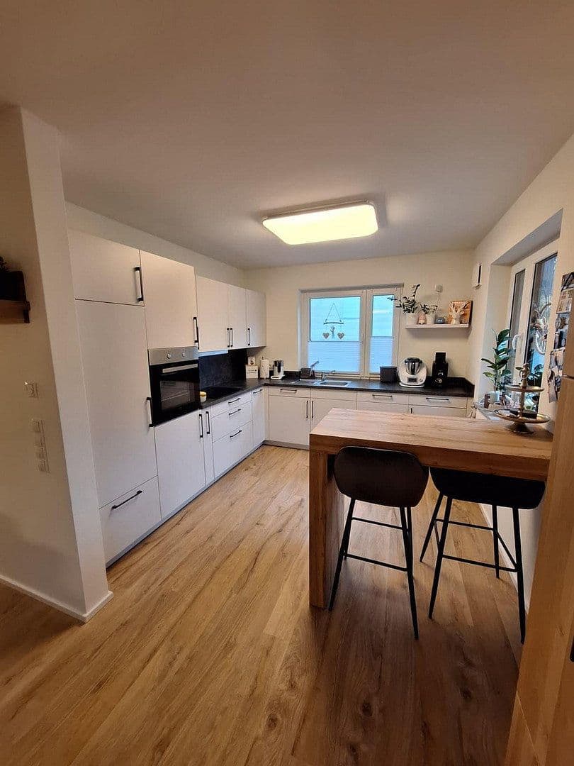 Prenájom bytu 3-izbový 91 m², Hauptstr. 36 56290 Uhler, Uhler, Porýnie-Falcko Prenájom bytu 3-izbový 91 m², Hauptstr. 36 56290 Uhler, Uhler, Porýnie-Falcko