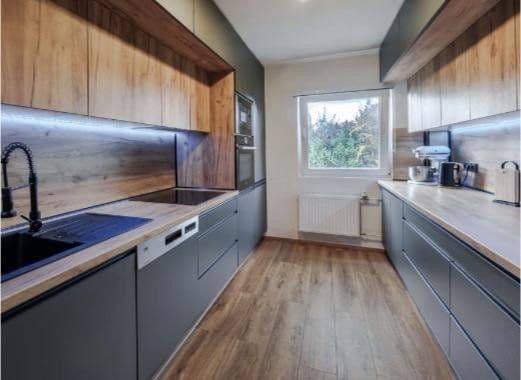 Predaj domu 90 m², pozemek 455 m², Frankfurt am Main, Hesensko Predaj domu 90 m², pozemek 455 m², Frankfurt am Main, Hesensko