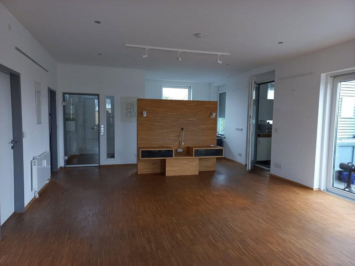 Predaj domu 800 m², pozemek 1.600 m², Hessisch Lichtenau, Hesensko Predaj domu 800 m², pozemek 1.600 m², Hessisch Lichtenau, Hesensko