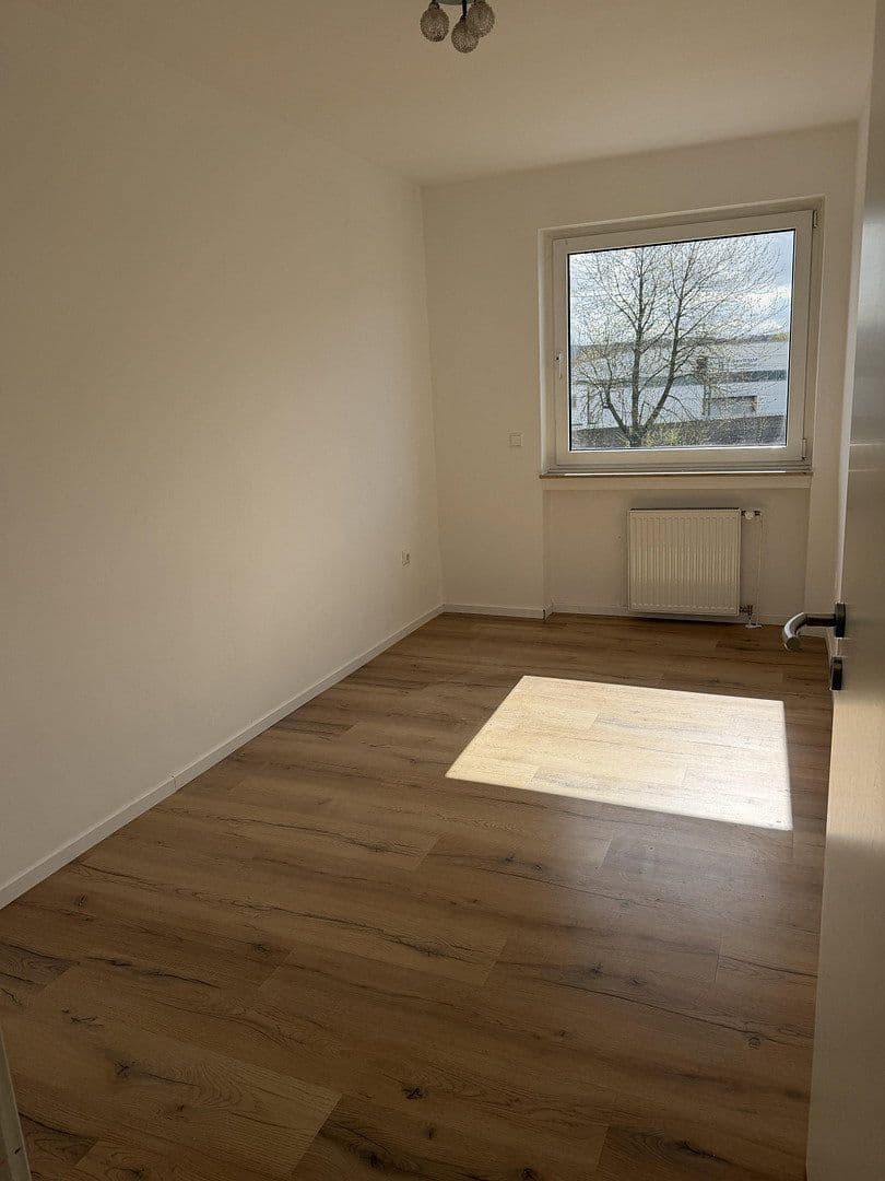Prenájom bytu 4-izbový 92 m², Schräpperweg 15, Schwerte, Severné Porýnie - Westfálsko Prenájom bytu 4-izbový 92 m², Schräpperweg 15, Schwerte, Severné Porýnie - Westfálsko