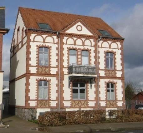 Predaj domu 197 m², pozemek 293 m², Rostocker Straße 30, Neubrandenburg, Meklenbursko-Predpomoransko Predaj domu 197 m², pozemek 293 m², Rostocker Straße 30, Neubrandenburg, Meklenbursko-Predpomoransko