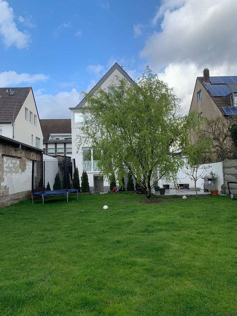 Predaj domu 215 m², pozemek 475 m², Scheffelstr. 138, Düsseldorf, Severné Porýnie - Westfálsko Predaj domu 215 m², pozemek 475 m², Scheffelstr. 138, Düsseldorf, Severné Porýnie - Westfálsko