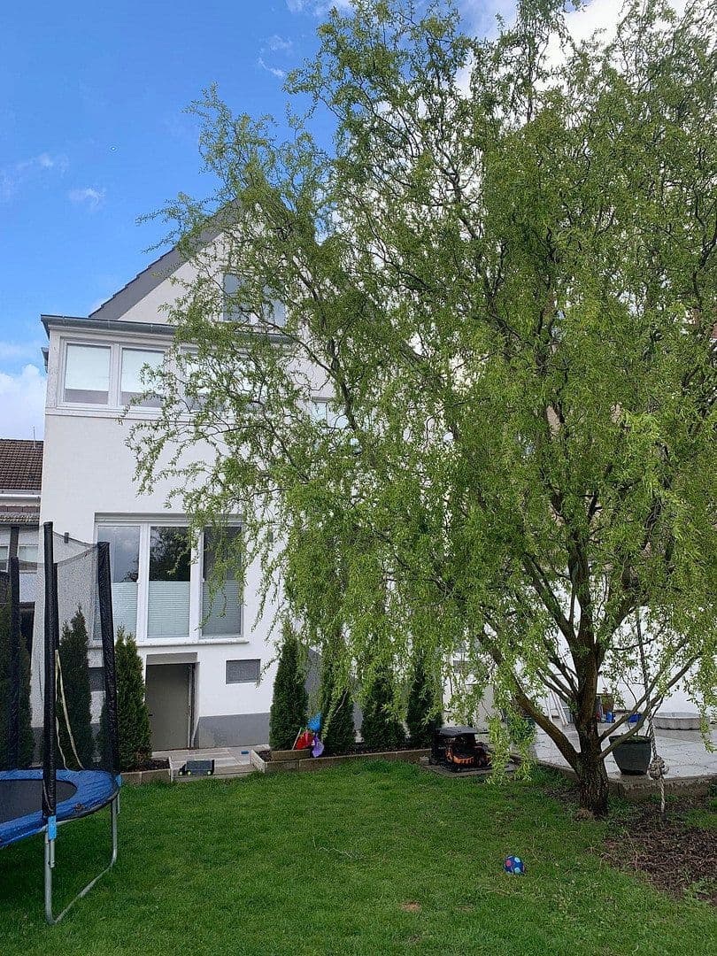 Predaj domu 215 m², pozemek 475 m², Scheffelstr. 138, Düsseldorf, Severné Porýnie - Westfálsko Predaj domu 215 m², pozemek 475 m², Scheffelstr. 138, Düsseldorf, Severné Porýnie - Westfálsko