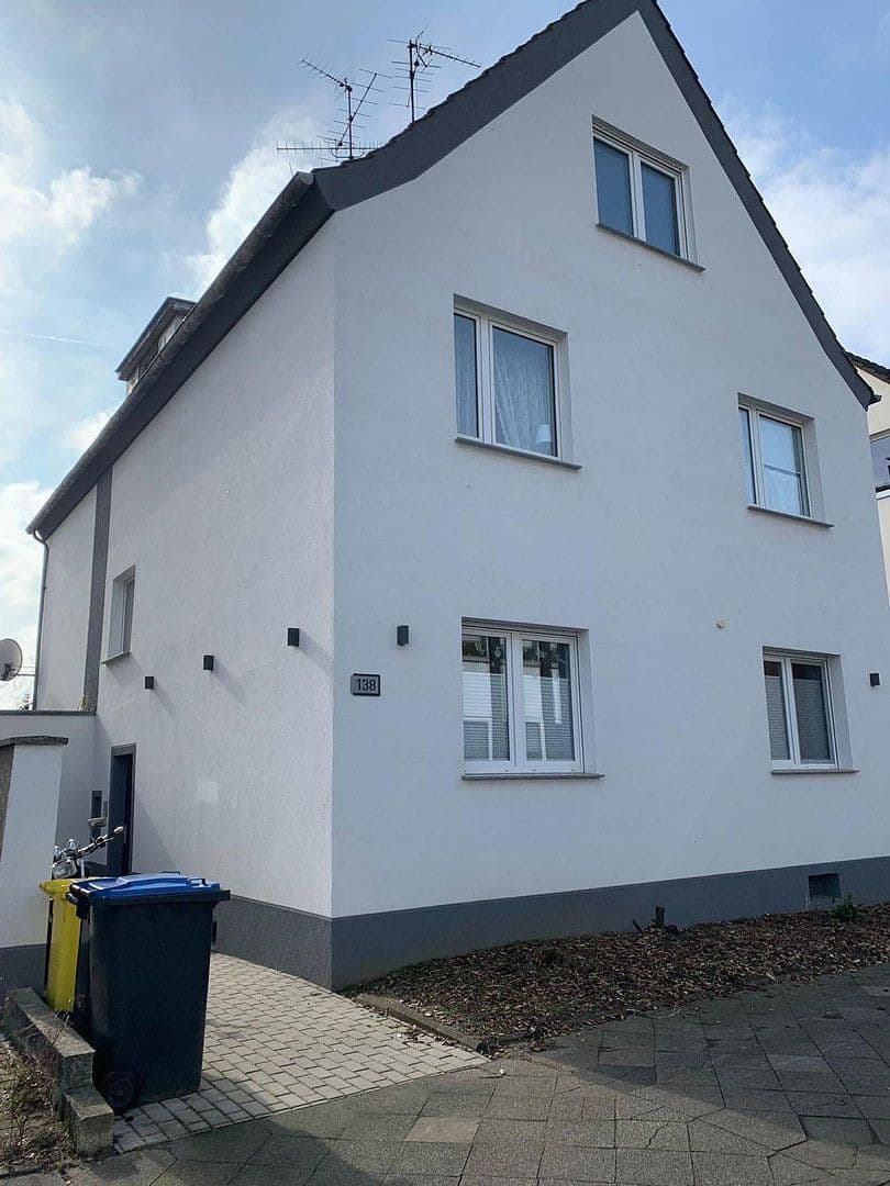 Predaj domu 215 m², pozemek 475 m², Scheffelstr. 138, Düsseldorf, Severné Porýnie - Westfálsko Predaj domu 215 m², pozemek 475 m², Scheffelstr. 138, Düsseldorf, Severné Porýnie - Westfálsko