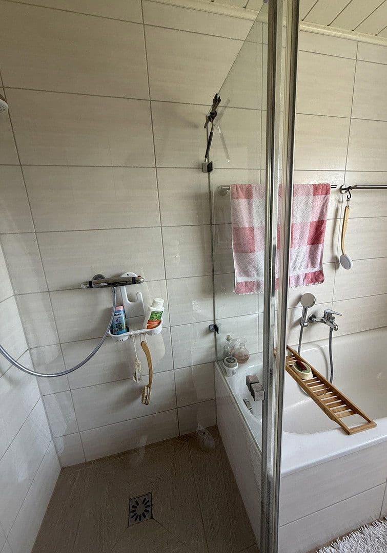 Predaj domu 104 m², pozemek 704 m², Flieden, Hesensko Predaj domu 104 m², pozemek 704 m², Flieden, Hesensko