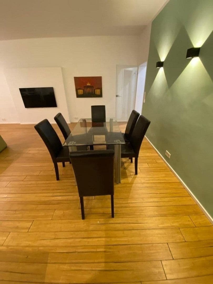 Prenájom bytu 2-izbový 73 m², Düsseldorf, Severné Porýnie - Westfálsko Prenájom bytu 2-izbový 73 m², Düsseldorf, Severné Porýnie - Westfálsko