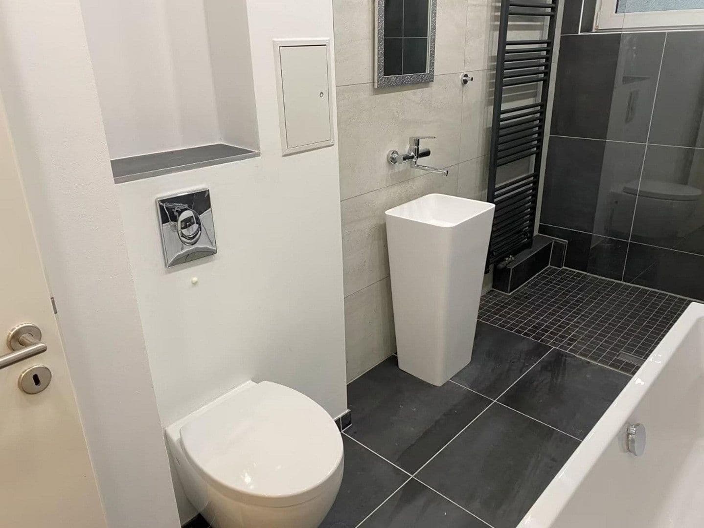 Prenájom bytu 2-izbový 73 m², Düsseldorf, Severné Porýnie - Westfálsko Prenájom bytu 2-izbový 73 m², Düsseldorf, Severné Porýnie - Westfálsko