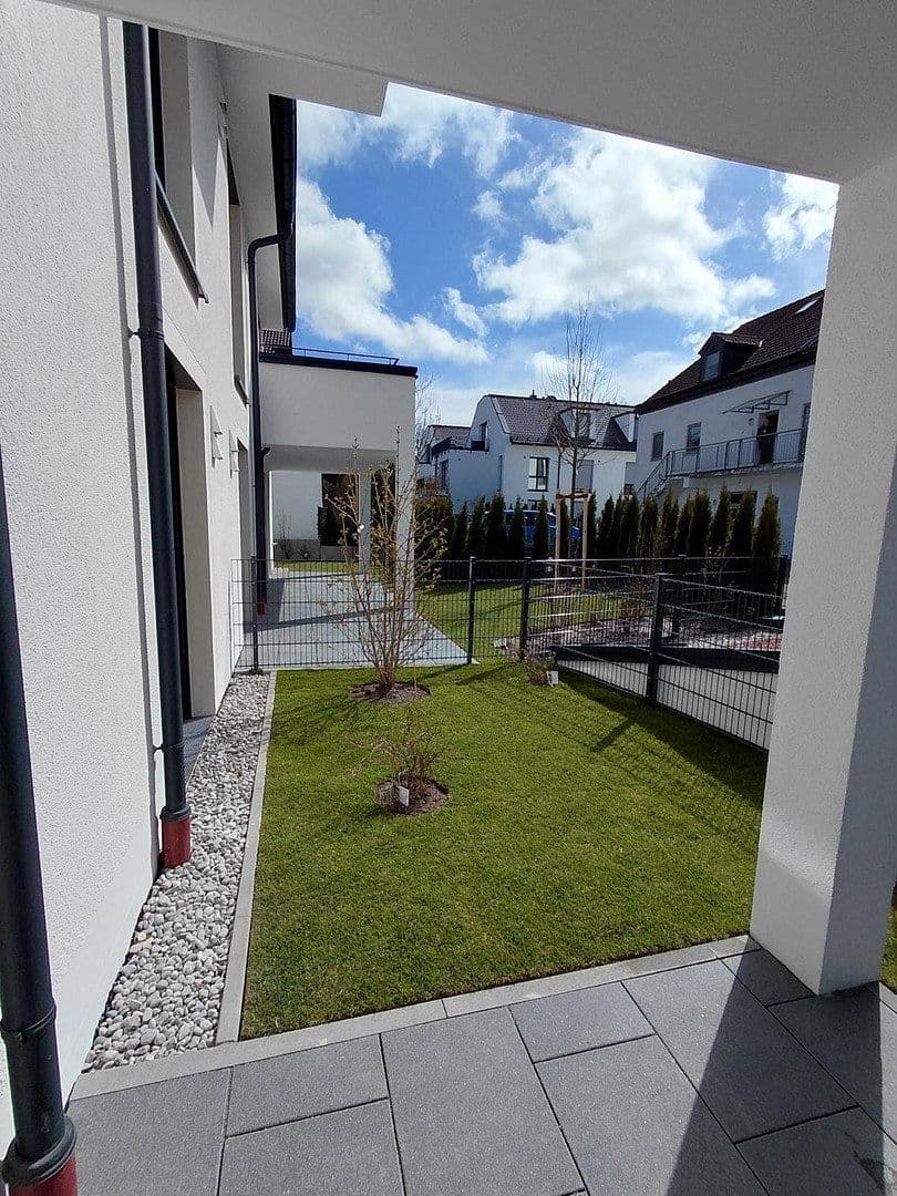 Prenájom bytu 4-izbový 98 m², Dorfstraße 11b, Germering, Bavorsko Prenájom bytu 4-izbový 98 m², Dorfstraße 11b, Germering, Bavorsko