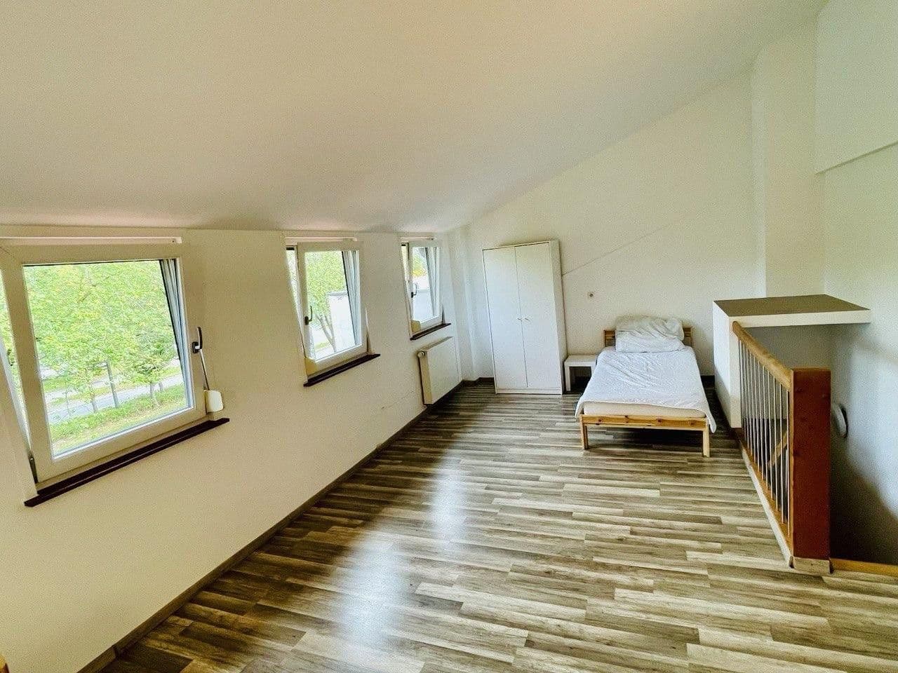 Prenájom domu 110 m², pozemek 102 m², Leopoldstraße 217, München, Bavorsko Prenájom domu 110 m², pozemek 102 m², Leopoldstraße 217, München, Bavorsko