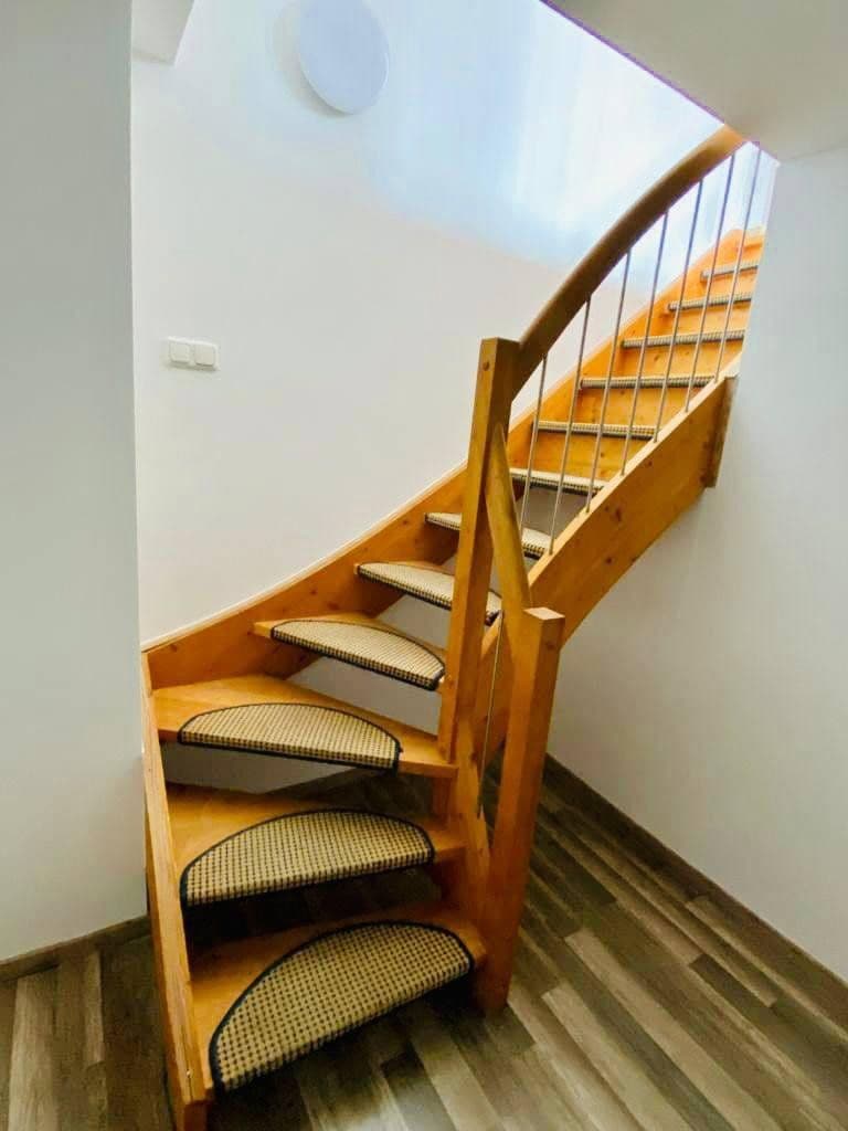 Prenájom domu 110 m², pozemek 102 m², Leopoldstraße 217, München, Bavorsko Prenájom domu 110 m², pozemek 102 m², Leopoldstraße 217, München, Bavorsko