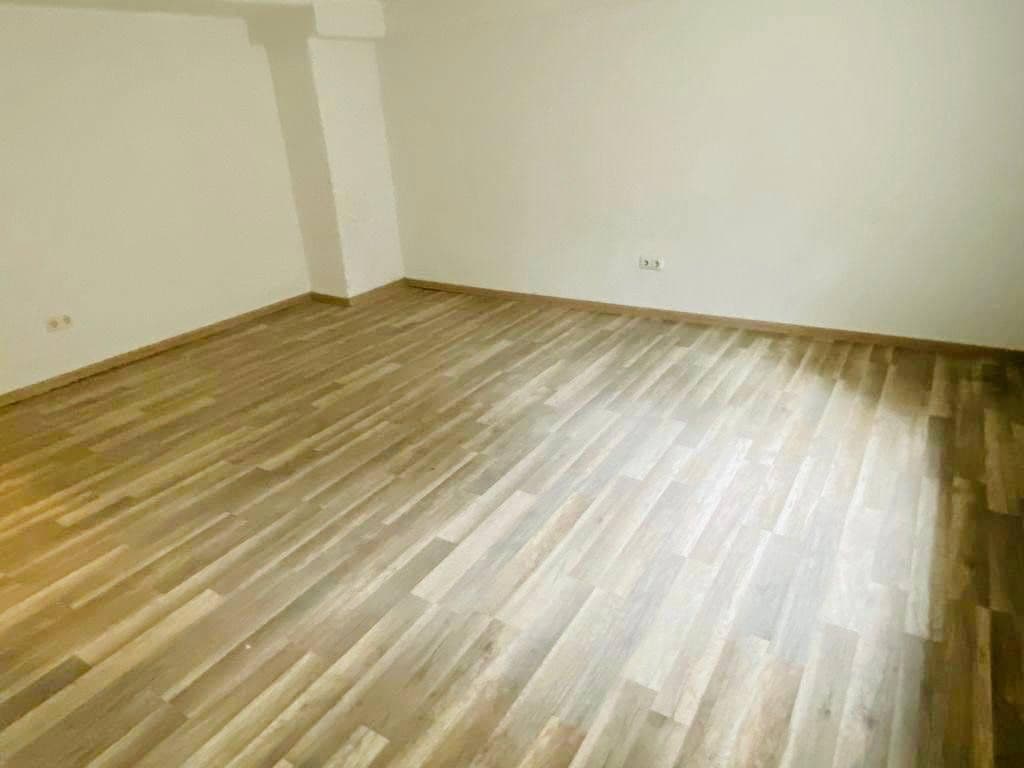 Prenájom domu 110 m², pozemek 102 m², Leopoldstraße 217, München, Bavorsko Prenájom domu 110 m², pozemek 102 m², Leopoldstraße 217, München, Bavorsko