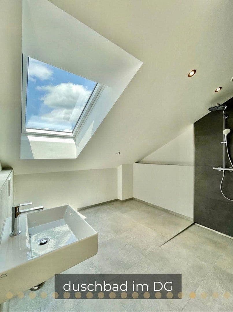 Predaj domu 151 m², pozemek 332 m², Pfarrer-Koller-Weg 6, Dietramszell, Bavorsko Predaj domu 151 m², pozemek 332 m², Pfarrer-Koller-Weg 6, Dietramszell, Bavorsko