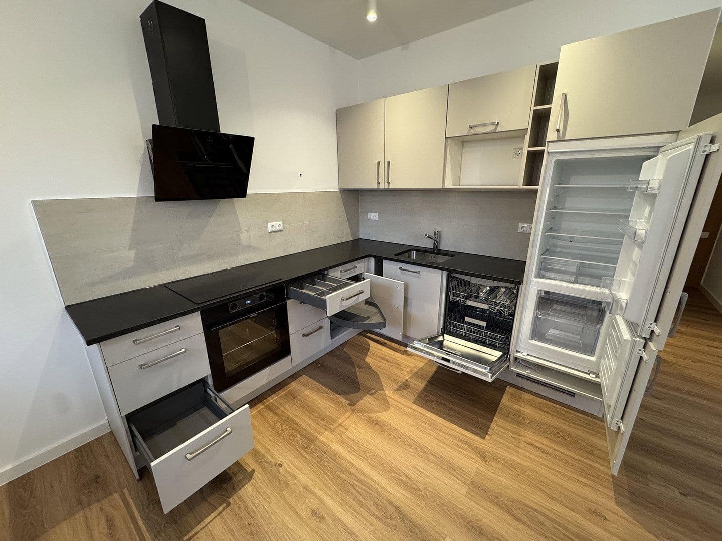 Prenájom bytu 2-izbový 55 m², Dresden, Sasko Prenájom bytu 2-izbový 55 m², Dresden, Sasko