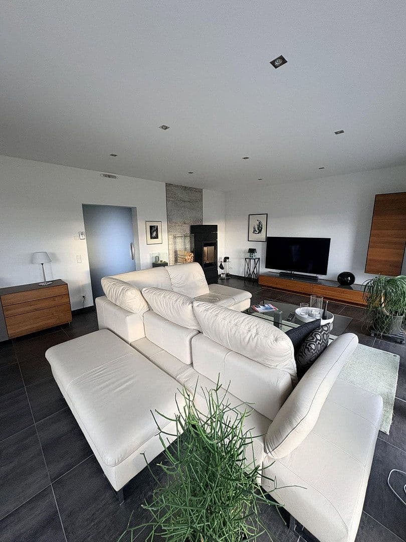 Predaj bytu 3-izbový 114 m², Chemnitz, Sasko Predaj bytu 3-izbový 114 m², Chemnitz, Sasko