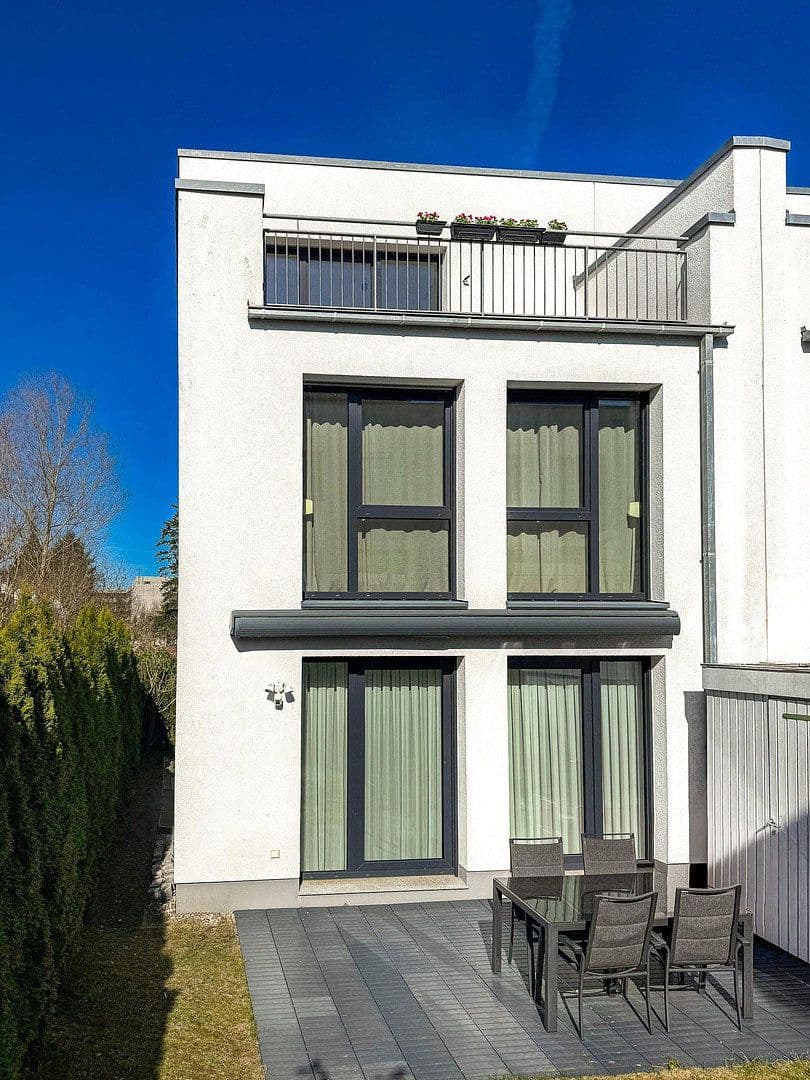 Predaj domu 133 m², pozemek 222 m², Hamburg, Hamburg Predaj domu 133 m², pozemek 222 m², Hamburg, Hamburg