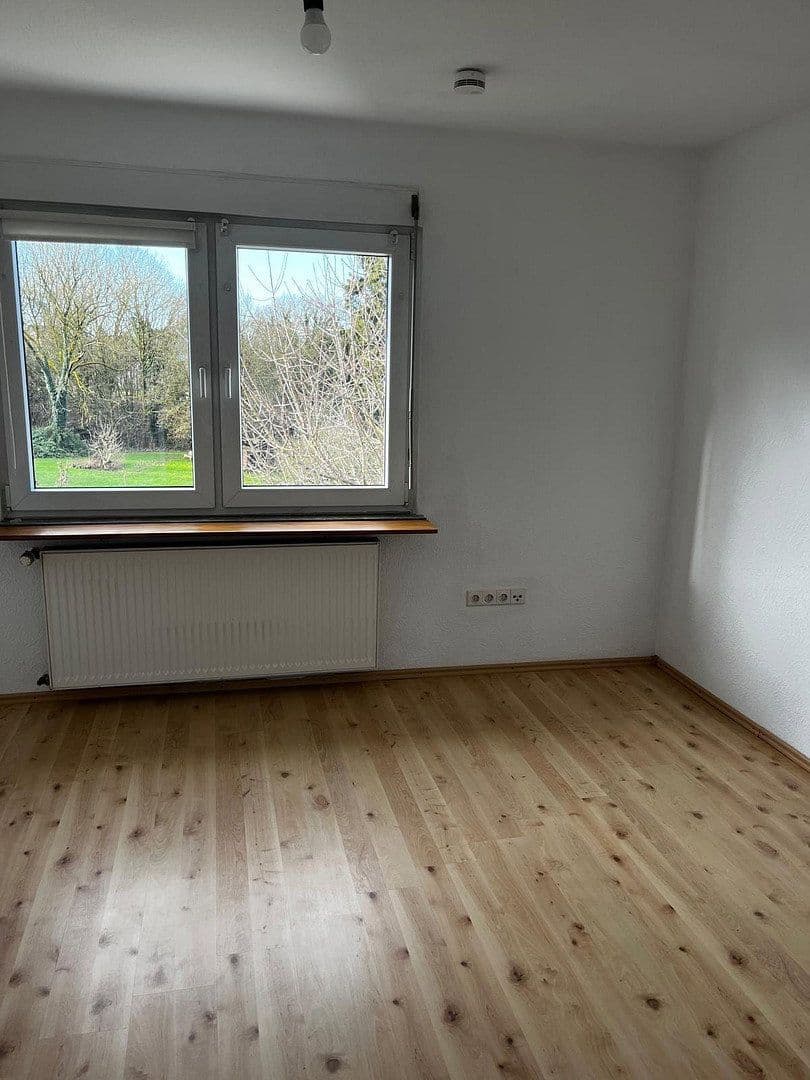 Prenájom bytu 2-izbový 50 m², Leverkusen Bergisch-Neukirchen, Severné Porýnie - Westfálsko Prenájom bytu 2-izbový 50 m², Leverkusen Bergisch-Neukirchen, Severné Porýnie - Westfálsko