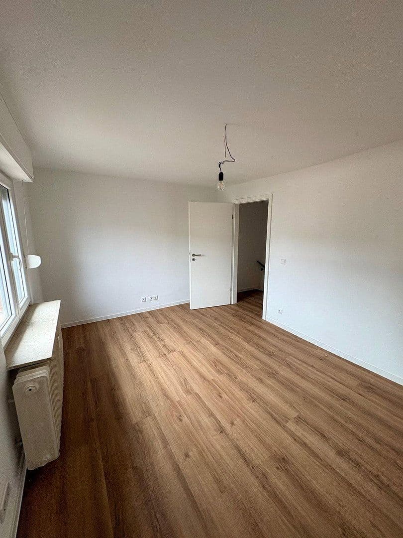 Prenájom bytu 2-izbový 46 m², Frankfurt am Main, Hesensko Prenájom bytu 2-izbový 46 m², Frankfurt am Main, Hesensko