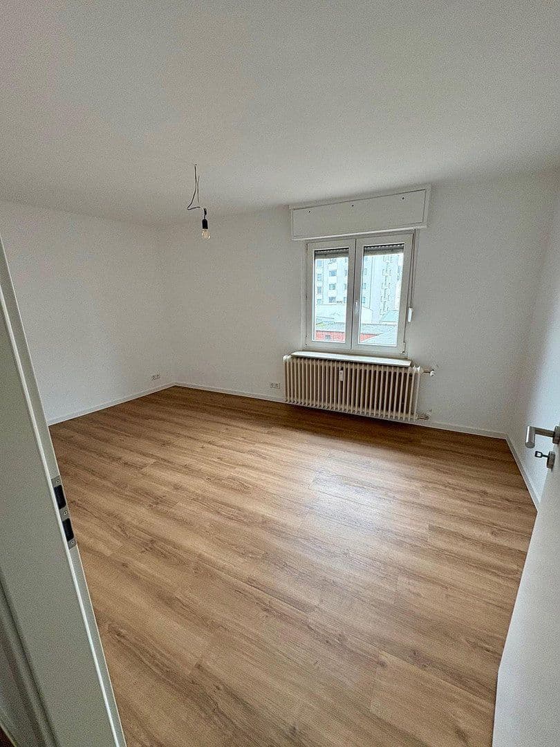 Prenájom bytu 2-izbový 46 m², Frankfurt am Main, Hesensko Prenájom bytu 2-izbový 46 m², Frankfurt am Main, Hesensko