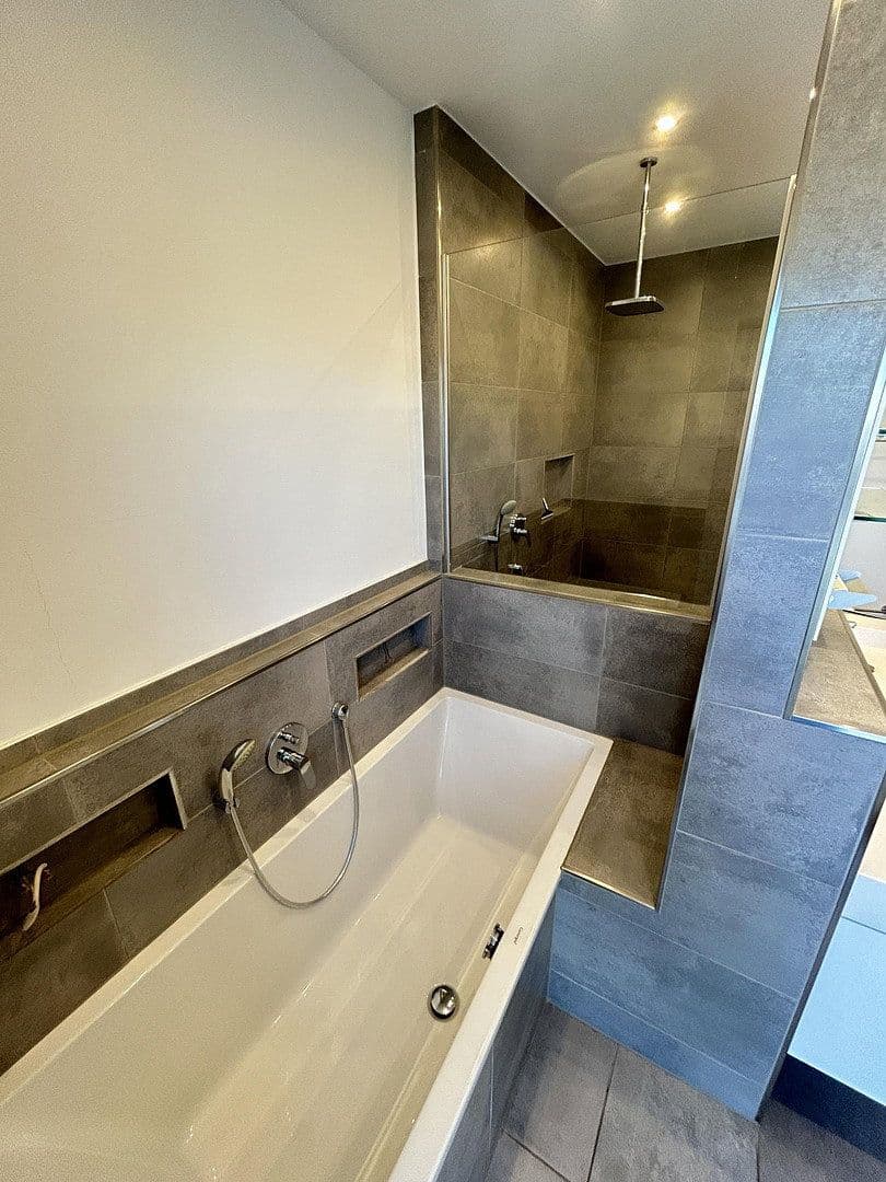 Predaj bytu 5-izbový 226 m², Lambertusstr. 36, Troisdorf, Severné Porýnie - Westfálsko Predaj bytu 5-izbový 226 m², Lambertusstr. 36, Troisdorf, Severné Porýnie - Westfálsko