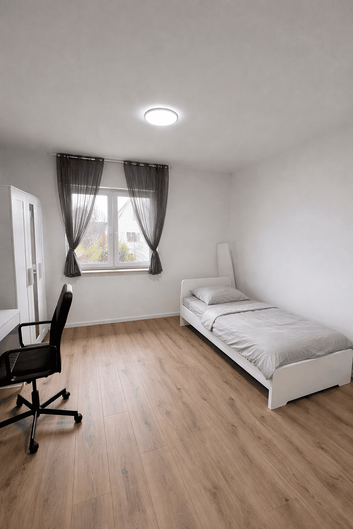 Prenájom bytu 4-izbový 15 m², Erlangen, Bavorsko Prenájom bytu 4-izbový 15 m², Erlangen, Bavorsko