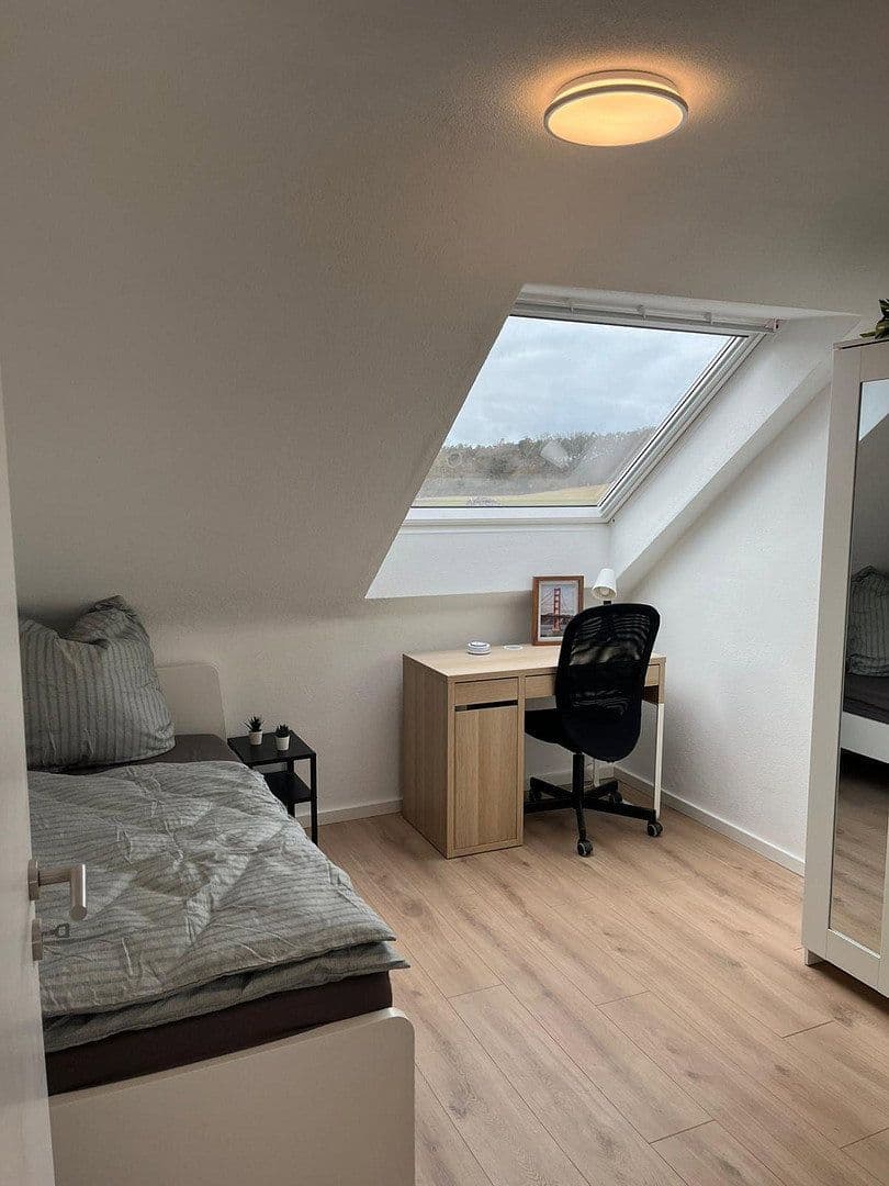 Prenájom bytu 4-izbový 15 m², Erlangen, Bavorsko Prenájom bytu 4-izbový 15 m², Erlangen, Bavorsko