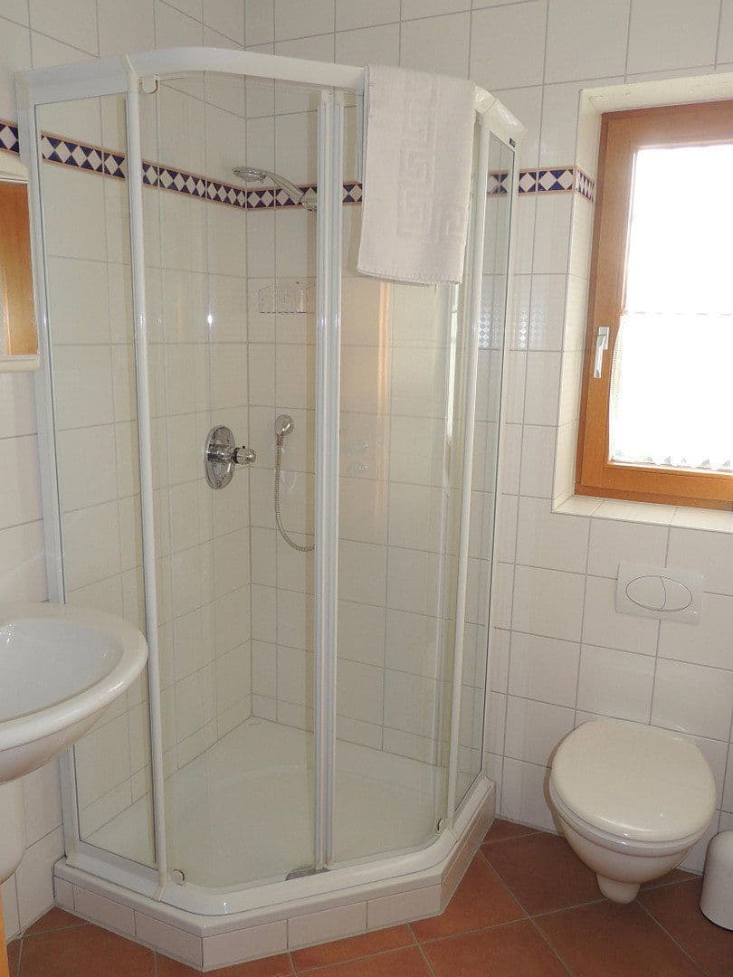 Predaj domu 181 m², pozemek 617 m², Hangstraße 18, Nünschweiler, Porýnie-Falcko Predaj domu 181 m², pozemek 617 m², Hangstraße 18, Nünschweiler, Porýnie-Falcko