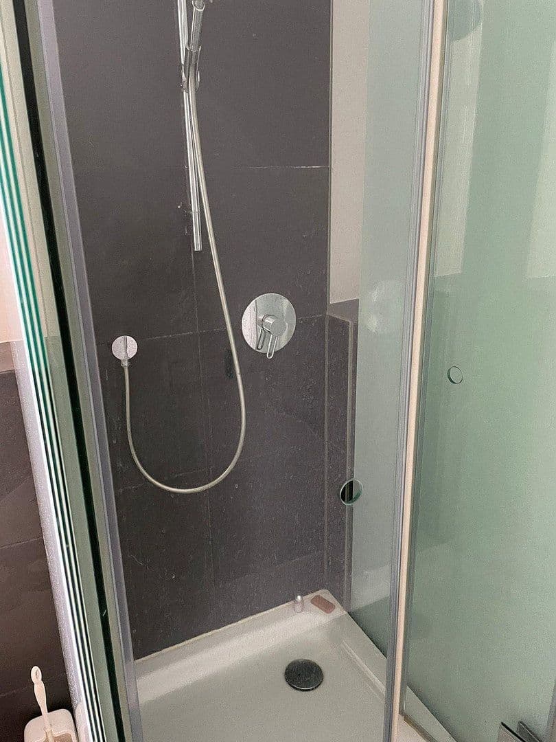 Prenájom bytu 4-izbový 137 m², Berlin, Berlín Prenájom bytu 4-izbový 137 m², Berlin, Berlín