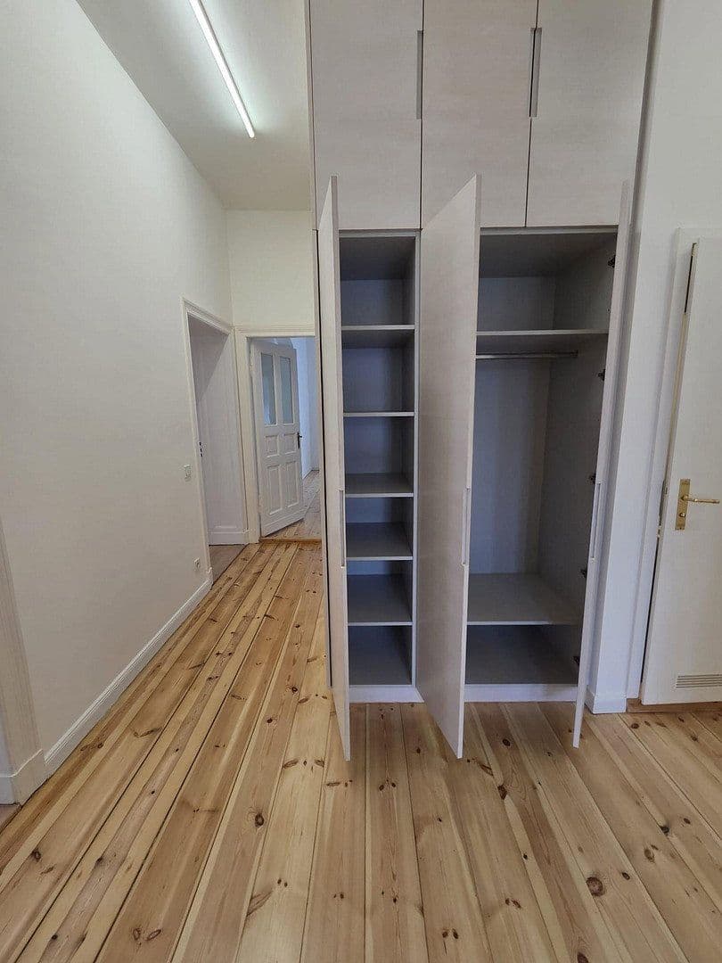 Prenájom bytu 4-izbový 137 m², Berlin, Berlín Prenájom bytu 4-izbový 137 m², Berlin, Berlín