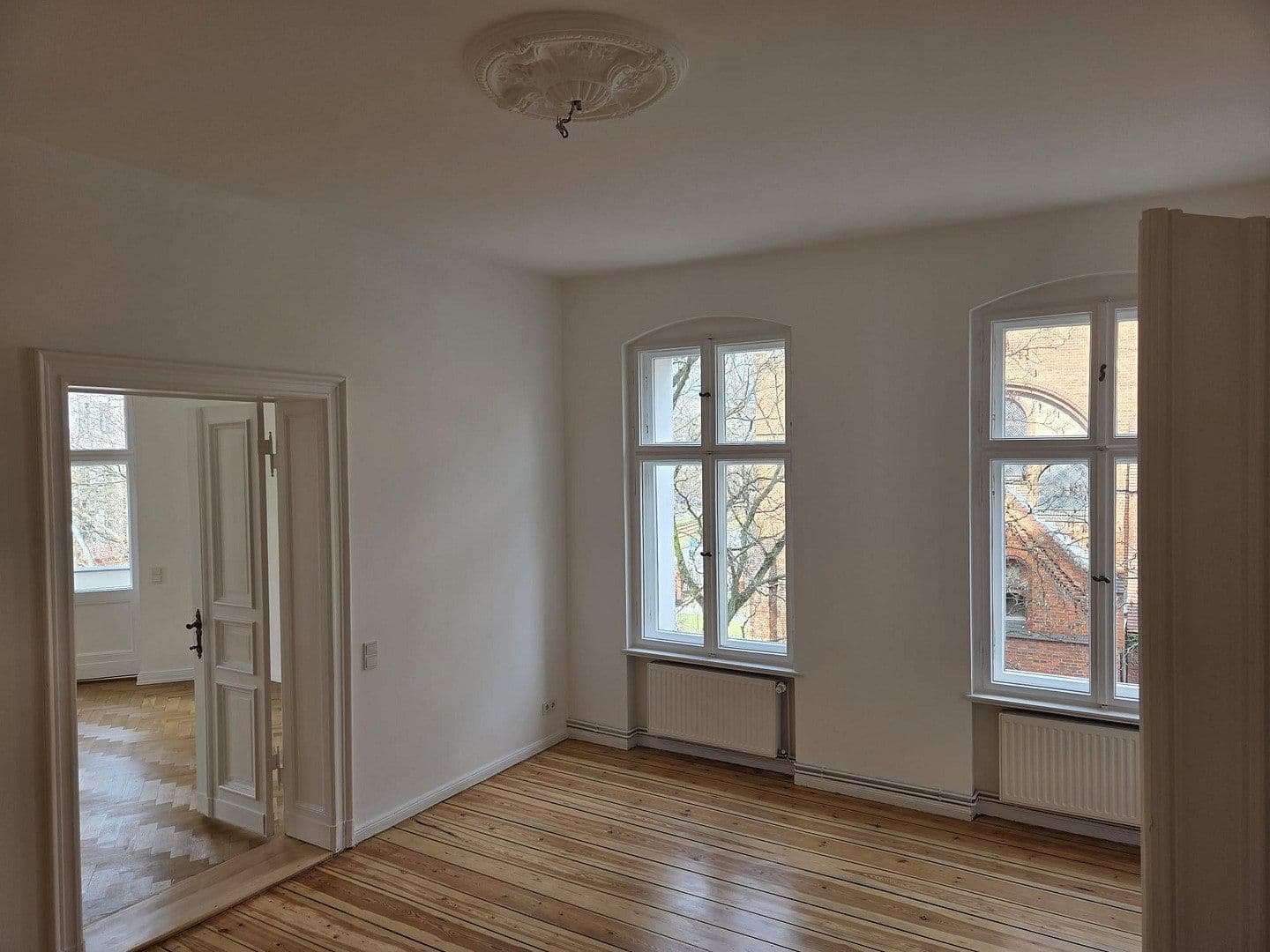 Prenájom bytu 4-izbový 137 m², Berlin, Berlín Prenájom bytu 4-izbový 137 m², Berlin, Berlín