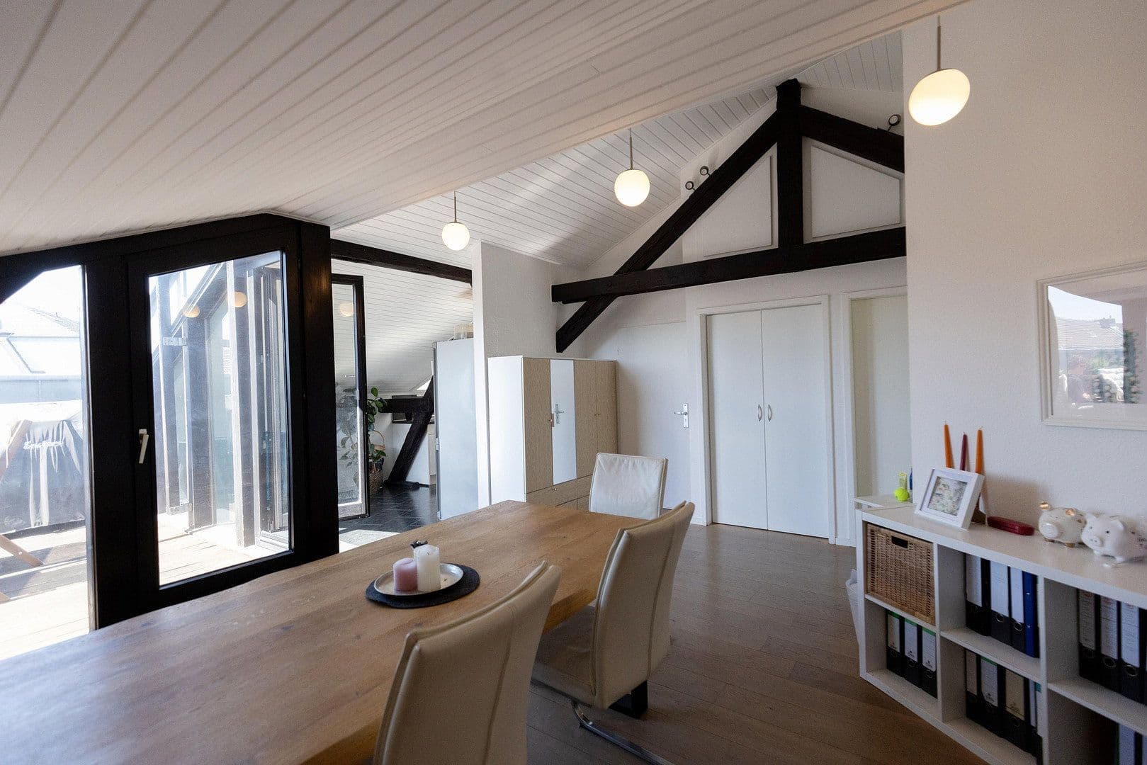 Predaj bytu 2-izbový 77 m², Bonn, Severné Porýnie - Westfálsko Predaj bytu 2-izbový 77 m², Bonn, Severné Porýnie - Westfálsko