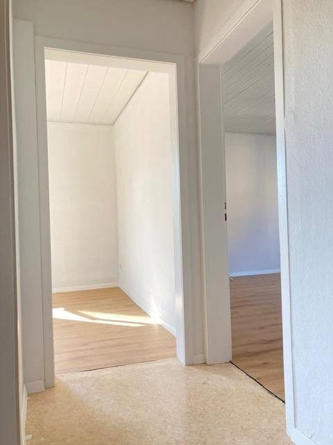 Prenájom bytu 3-izbový 75 m², Stuttgart, Bádensko-Wurttembersko Prenájom bytu 3-izbový 75 m², Stuttgart, Bádensko-Wurttembersko