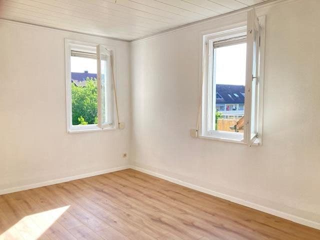 Prenájom bytu 3-izbový 75 m², Stuttgart, Bádensko-Wurttembersko Prenájom bytu 3-izbový 75 m², Stuttgart, Bádensko-Wurttembersko