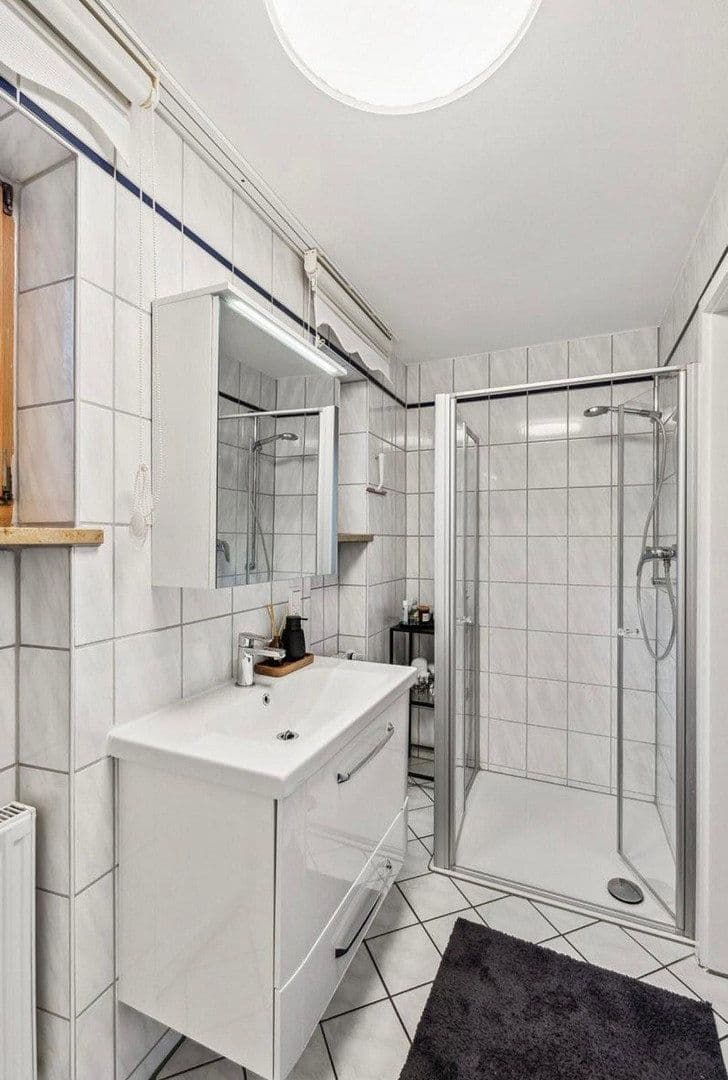 Predaj domu 133 m², pozemek 351 m², Birkenstraße 19, Miesbach, Bavorsko Predaj domu 133 m², pozemek 351 m², Birkenstraße 19, Miesbach, Bavorsko