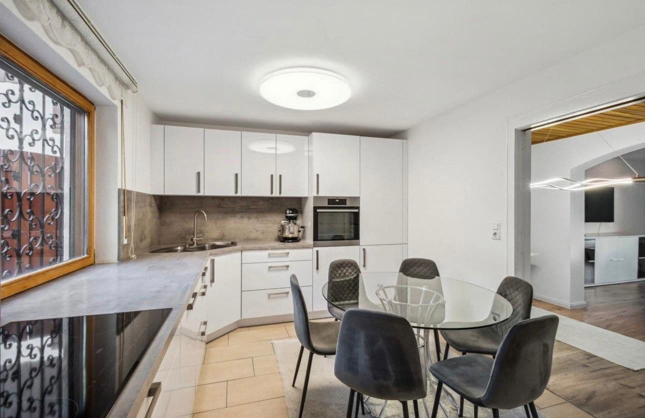 Predaj domu 133 m², pozemek 351 m², Birkenstraße 19, Miesbach, Bavorsko Predaj domu 133 m², pozemek 351 m², Birkenstraße 19, Miesbach, Bavorsko