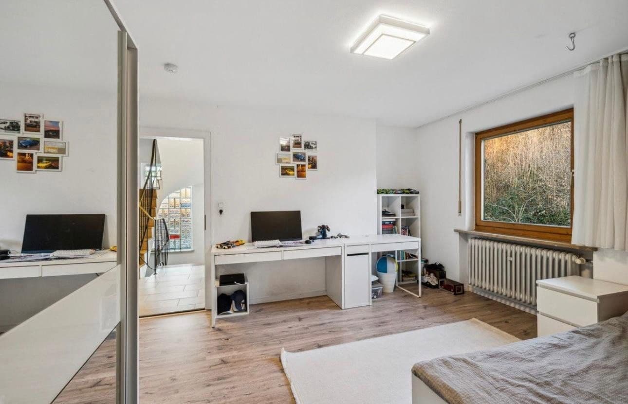 Predaj domu 133 m², pozemek 351 m², Birkenstraße 19, Miesbach, Bavorsko Predaj domu 133 m², pozemek 351 m², Birkenstraße 19, Miesbach, Bavorsko