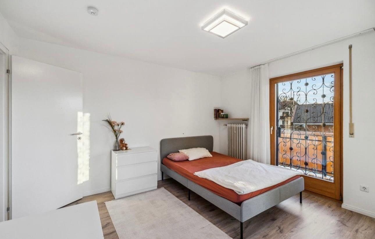 Predaj domu 133 m², pozemek 351 m², Birkenstraße 19, Miesbach, Bavorsko Predaj domu 133 m², pozemek 351 m², Birkenstraße 19, Miesbach, Bavorsko